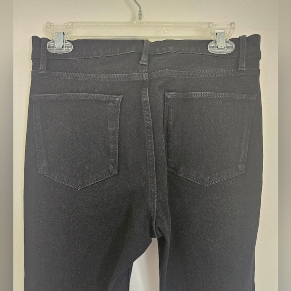 Frame Le High Skinny in Film Noir - Picture 9 of 15